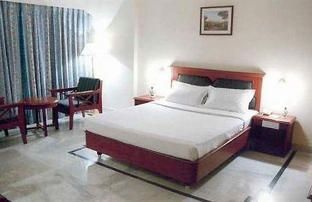 The Vijay Park Hotel Chennai Exterior foto